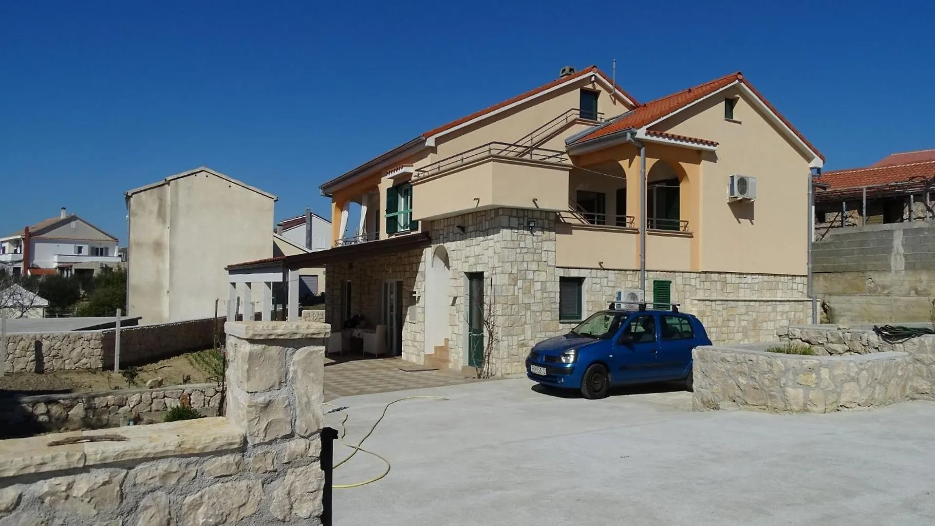 Appartement Lemi Mit Meerblick Razanac